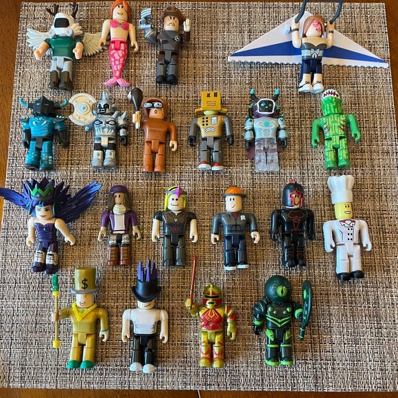 Roblox Figurines * Set of 20 * Toys * Figures * EUC * Poseable - Picture 1 of 8